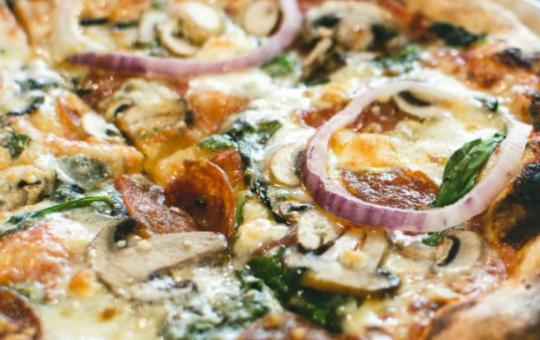 salami pizza