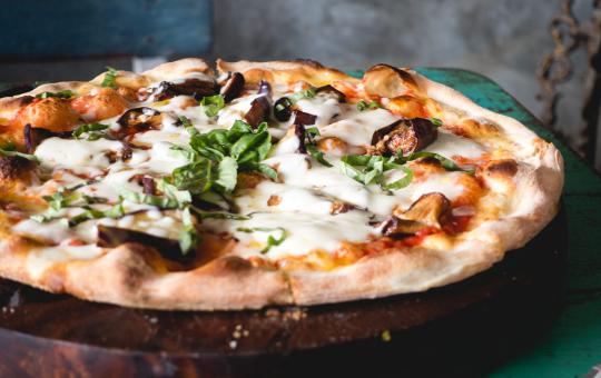 pizza with italian sausage